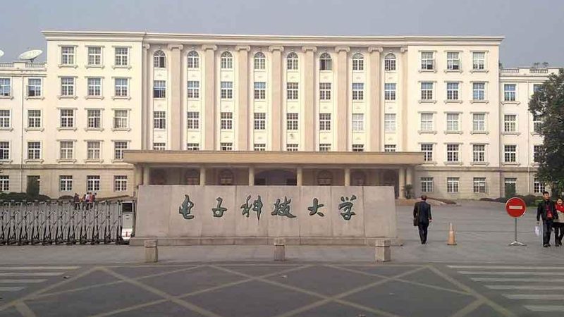 连接器材质与型号解析：揭秘电子连接的“桥梁
